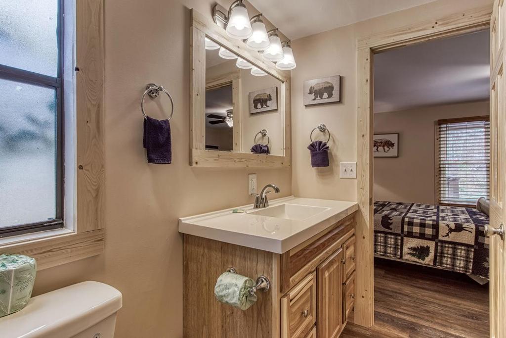 Whispering Winds, Hot Tub, Game Room, Wifi, 1089 Free Tickets Each Paid Day, Dollywood And More Gatlinburg Exterior photo