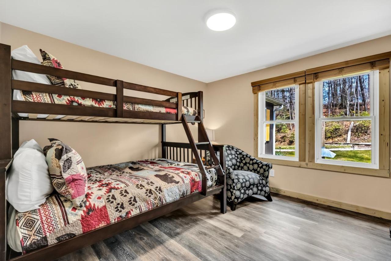 Whispering Winds, Hot Tub, Game Room, Wifi, 1089 Free Tickets Each Paid Day, Dollywood And More Gatlinburg Exterior photo