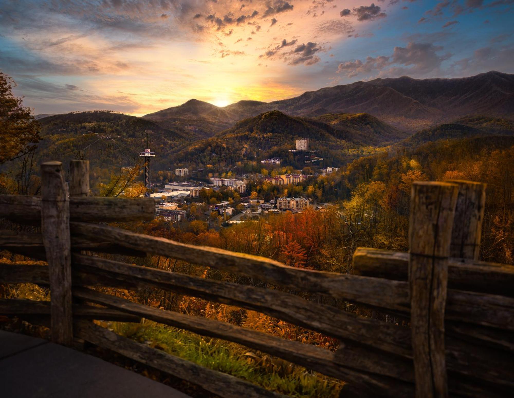 Whispering Winds, Hot Tub, Game Room, Wifi, 1089 Free Tickets Each Paid Day, Dollywood And More Gatlinburg Exterior photo